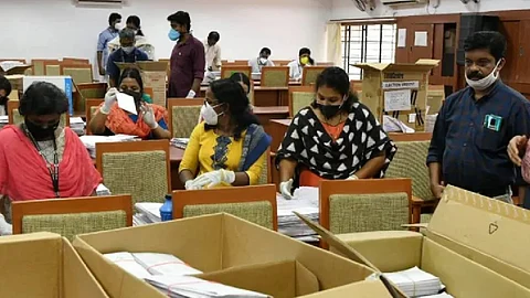 വോട്ടെണ്ണല് 8 മുതല്; ആദ്യം എണ്ണുക തപാല് വോട്ടുകള്