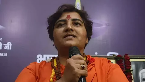 'ശൂദ്രര് ഒന്നുമറിയാത്തവര്, അങ്ങനെ വിളിച്ചാല് അവര്ക്കുമാത്രം മോശമായി തോന്നുന്നു'; ജാത്യാധിക്ഷേപവുമായി പ്രഗ്യ സിങ്