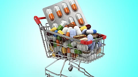 വയോജനങ്ങള്ക്ക് മരുന്ന് വീട്ടിലെത്തിച്ച് നല്കും; കാരുണ്യ അറ്റ് ഹോം പദ്ധതി