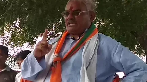 'ബിരിയാണി കഴിച്ച് പക്ഷിപ്പനി പരത്താന് കര്ഷകര് ഗൂഢാലോചന നടത്തുന്നു', സമരക്കാരില് തീവ്രവാദികളും കൊള്ളക്കാരുമെന്ന് ബി.ജെ.പി എം.എല്.എ