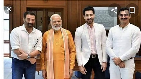 ചെങ്കോട്ടയില് പതാക ഉയര്ത്തിയ നടന് ദീപ് സിദ്ദുവിന് ബി.ജെ.പി ബന്ധം; തെളിവുകള് പുറത്ത് വിട്ട് പ്രശാന്ത് ഭൂഷണ്