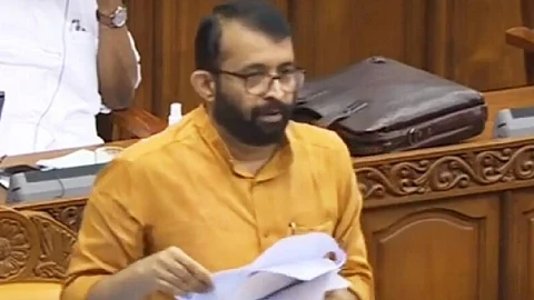 'സത്യവിശ്വാസികളെ നിങ്ങള് ഊഹങ്ങളെ പിന്തുടരരുത്, അത് കുറ്റമാകുന്നു'; പ്രതിപക്ഷപ്രമേയത്തിനെതിരെ ഖുര്ആന് ഉദ്ധരിച്ച് സ്പീക്കര്