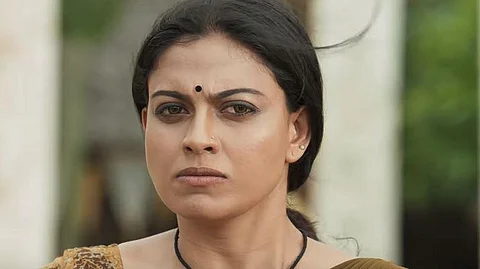 'ഇവർക്കൊന്നും വേറെ പണിയില്ലേ'; കോൺഗ്രസ്സിലേക്കെന്ന പ്രചാരണത്തിനെതിരെ അനുശ്രീ