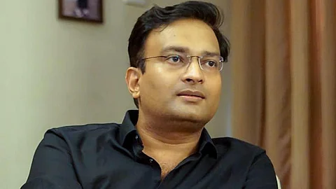 എന്.പ്രശാന്തിന്റേത് മാന്യതയ്ക്ക് നിരക്കാത്ത പ്രവൃത്തി; നടപടി ആവശ്യപ്പെട്ട് മുഖ്യമന്ത്രിക്ക് മുന്നില് കെയുഡബ്ലുജെ