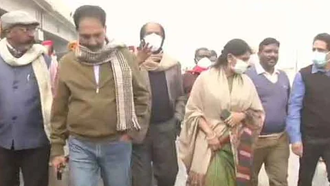 ഗാസിപ്പൂരിലേക്ക് പോയ പ്രതിപക്ഷ എം.പിമാരെ തടഞ്ഞു; ശത്രുസൈന്യത്തെ നേരിടുന്നത് പോലെയാണ് തടഞ്ഞതെന്ന് എന്.കെ.പ്രേമചന്ദ്രന്