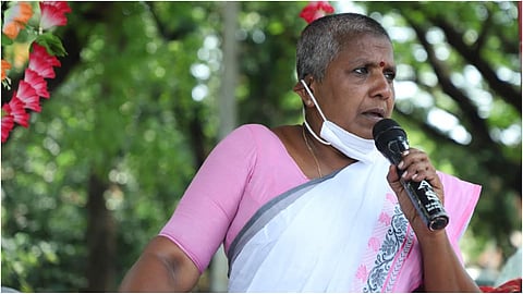 ലതിക സുഭാഷിനെ കോൺഗ്രസ്സിൽ നിന്നും പുറത്താക്കി; ബാലറ്റിലൂടെ സ്ത്രീ സമൂഹം മറുപടി നൽകുമെന്ന് മുൻ മഹിളാ കോണ്ഗ്രസ് സംസ്ഥാന അദ്ധ്യക്ഷ