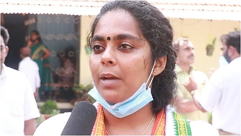 അധിക്ഷേപിക്കുന്നവര് അങ്ങയുടെ ചിത്രങ്ങളാണ് സഖാവേ കവര്ചിത്രമായി കൊടുക്കുന്നത്, മുഖ്യമന്ത്രിയോട് അരിത ബാബു