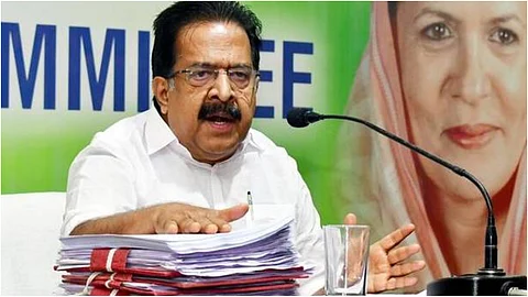 വൈദ്യുതി ബോർഡും അദാനിയും തമ്മിൽ 8850 കോടിയുടെ വഴി വിട്ട കരാർ; അദാനിയ്ക്ക് ആയിരം കോടിയുടെ ലാഭമെന്ന് രമേശ് ചെന്നിത്തല