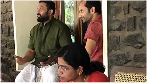 തറവാടിന്റെ തകർച്ചക്ക് കാരണം അവരാണ്, മകൻ പോപ്പിയുടെ കാര്യത്തിൽ പേടിയുണ്ട്; ബിൻസിയെക്കുറിച്ചുള്ള കണ്ടെത്തലുകളുമായി ജോമോൻ