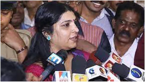 സോളാർ തട്ടിപ്പ് കേസിൽ സരിത എസ് നായർ അറസ്റ്റിൽ