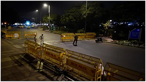 കേരളത്തിൽ നാളെ മുതൽ രാത്രികാല കർഫ്യൂ; വർക്ക് ഫ്രം ഹോം നടപ്പാക്കും