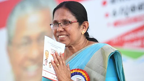 'വി മിസ് യൂ ടീച്ചര്', കെ.കെ.ശൈലജയുടെ ഫേസ്ബുക്ക് പേജില് സത്യപ്രതിജ്ഞ ലൈവില്
വൈകാരിക പ്രതികരണങ്ങള്