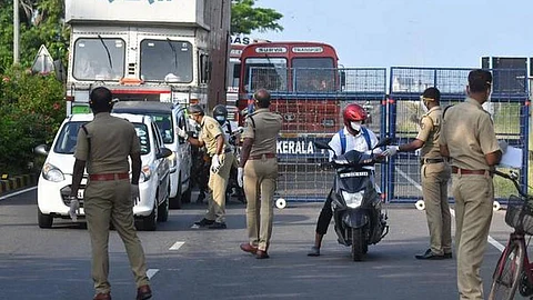 സംസ്ഥാനത്ത് ലോക്ക് ഡൗൺ ഒരാഴ്ച കൂടി നീട്ടി; രോഗവ്യാപനം കൂടിയ ജില്ലകളിൽ ട്രിപ്പിൾ ലോക് ഡൗൺ