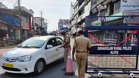 കോവിഡ് പുതിയ നിയന്ത്രണങ്ങൾ, 23, 30 തീയതികളിൽ അവശ്യ സർവീസുകൾ മാത്രം