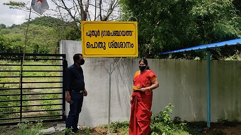 ഇനി ജാതിവിലക്കില്ല, പുതൂര് ശ്മശാനം പൊതുശ്മശാനമാക്കി, ദ ക്യു വാര്ത്തയില് ഇടപെടല്