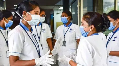 മലയാളം മിണ്ടിപ്പോകരുത്, ഹിന്ദി അല്ലെങ്കില് ഇംഗ്ലീഷ്; നഴ്സുമാര് മലയാളത്തില് സംസാരിക്കുന്നത് വിലക്കി ഡല്ഹി ആശുപത്രിയുടെ ഉത്തരവ്