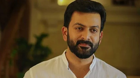 തെറ്റ് മനസിലായല്ലോ,
ക്ഷമ ചോദിച്ചതിന് പിന്നാലെ ക്ലബ് ഹൗസില് പേരും, ശബ്ദവും ഉപയോഗിച്ച് പറ്റിച്ചയാളെ ആശ്വസിപ്പിച്ച് പൃഥ്വിരാജ്