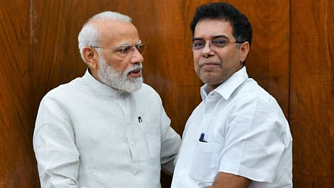 മന്മോഹന് സിംഗ് സര്ക്കാരിന്റെ കടം വീട്ടുകയായിരുന്നു മോദി ഇതുവരെ; ഇന്ധനവില
ജിഎസ്ടിക്ക് വിട്ടാല് മാജിക്ക്
കാണുമെന്ന് അബ്ദുള്ളക്കുട്ടി