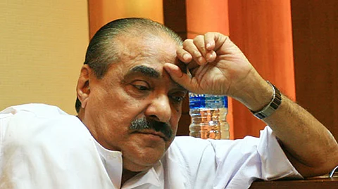 ബാര് കോഴവിവാദകാലത്ത് ' എല്ലാ ദു:ഖവും എനിക്ക് തരൂ' മാണി സര് പതിവായ് കേള്ക്കുമായിരുന്നു; പഴ്സണല് സ്റ്റാഫംഗം