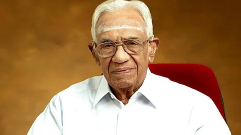 ആയുര്വേദത്തെ അന്വേഷിച്ച് ലോകത്തെ കോട്ടക്കലില് എത്തിച്ച മഹാന് ; ആയുര്വേദ കുലപതി ഡോ.പി.കെ വാര്യര് അന്തരിച്ചു