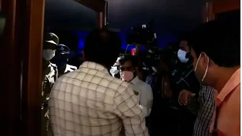 അടിച്ചുപിരിഞ്ഞ് ഐ.എന്.എല് നേതൃയോഗം; മന്ത്രി അഹമ്മദ് ദേവര്കോവിലിന്റെ സാന്നിധ്യത്തില് കയ്യാങ്കളിയും വാക്കേറ്റവും