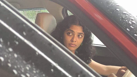 വിവാഹപൂർവ ലൈംഗികത,
കയ്യടിക്കേണ്ട സന്തോഷത്തിന്റെ ഒന്നാം രഹസ്യം Film Review