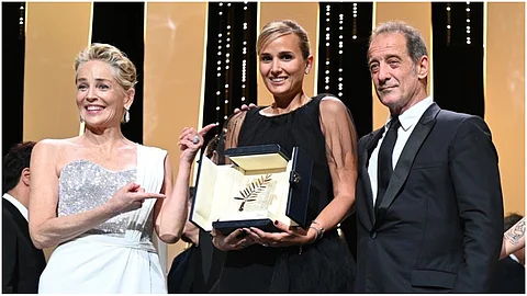 പാം ഡി ഓർ സ്വന്തമാക്കി ജൂലിയ ഡ്യുകോർണോ; 28 വർഷത്തിന് ശേഷം പുരസ്കാരം ലഭിക്കുന്ന രണ്ടാമത്തെ വനിത