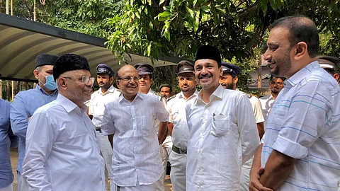 'കുഞ്ഞാലിക്കുട്ടി ലീഗിനെ കൊലക്ക് കൊടുത്തു',നേതൃമാറ്റം വേണം;
ചന്ദ്രികയിലെ കള്ളപ്പണവും, ഇഡിയും ഭാരവാഹി യോഗത്തില്