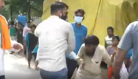 മുസ്ലിം ഡ്രൈവറെ മര്ദ്ദിച്ച് അവശനാക്കി തെരുവിലൂടെ ജയ് ശ്രീറാം വിളിപ്പിച്ചു; യുപിയില് ക്രൂരത