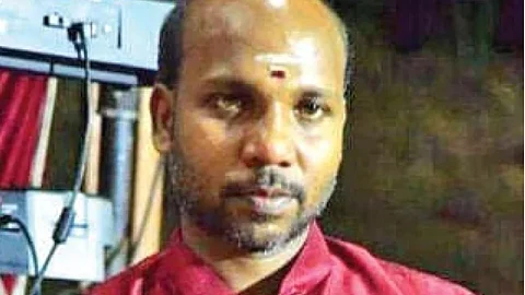 ഗുരുവായൂര് ക്ഷേത്രത്തില് തകില്വാദകനായി ദളിത്കലാകാരന്