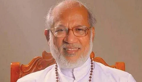 ആറ് ഹരജികളും തള്ളി, സഭാ ഭൂമി ഇടപാടില് കര്ദിനാള് മാര് ജോര്ജ് ആലഞ്ചേരി വിചാരണ നേരിടണമെന്ന് ഹൈക്കോടതി