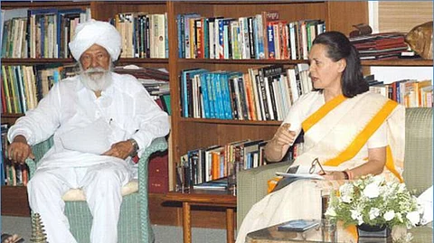 സുര്ജിത് സോണിയയെ വിളിച്ചിരുന്നത് 'ബേട്ടി' എന്നാണ്: സി.പി ജോണ്