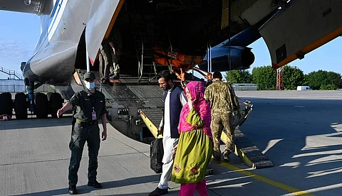 രക്ഷാദൗത്യത്തിന് എത്തിയ വിമാനം കാബൂളില് നിന്നും തട്ടികൊണ്ടുപോയി