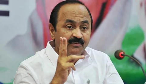 ഉമ്മന് ചാണ്ടിയും ചെന്നിത്തലും തന്ന പേരുകള് വീതിക്കാന് ഞങ്ങള് വേണോ? നേതൃത്വം മാറിയത് മനസിലാക്കണമെന്ന് വി.ഡി. സതീശന്