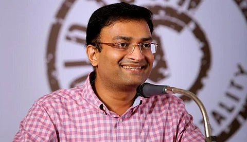 മാധ്യമപ്രവര്ത്തകയ്ക്ക് മോശം സന്ദേശം അയച്ച സംഭവം, പ്രശാന്ത് ഐ.എ.എസിനെതിരെ കേസ്