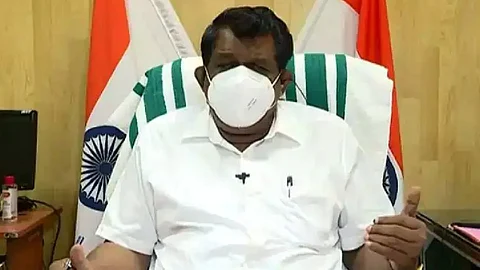 കെ.എസ്.ആര്.ടി.സി സ്റ്റാന്റുകളില് മദ്യക്കട; ടിക്കറ്റ് ഇതരവരുമാനത്തിനായി സാധ്യമായതെല്ലാം ചെയ്യുമെന്ന് ആന്റണി രാജു