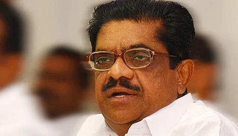 ആവശ്യമരുന്ന് പോലെ മദ്യം വില്ക്കാന് ശ്രമിക്കുകയാണ്; കെഎസ്ആര്ടിസി ഡിപ്പോയില് മദ്യം വില്ക്കാനുള്ള തീരുമാനത്തിനെതിരെ വി.എം. സുധീരന്