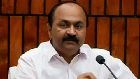 അതിജീവിത ഞങ്ങള്ക്ക് മകളാണ്, എല്.ഡി.എഫ് നേതാക്കള് അതിജീവിതയോട് മാപ്പ് പറയണമെന്ന് വി.ഡി.സതീശന്