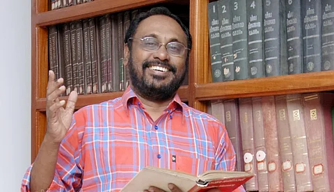 ഖാദി വില്പ്പനയും ചരിത്രരചനയും ഒരുമിച്ച് നടത്തുക പ്രയാസം, വിയോജിപ്പ് പരസ്യപ്പെടുത്തി ചെറിയാന് ഫിലിപ്പ്