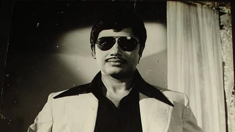 ജയൻ അമേരിക്കയിൽ ജീവിച്ചിരിപ്പുണ്ടോ?, സാഹിത്യത്തിലൂടെയുള്ള ഉയിര്ത്തെഴുന്നേല്പ്പ്