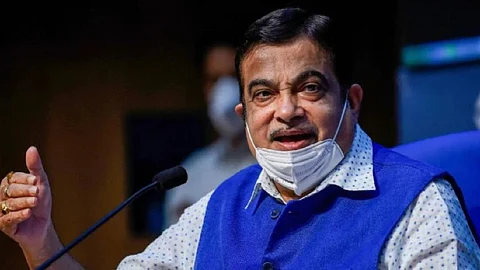 'പെട്രോളും ഡീസലും പരിസ്ഥിതിക്ക് നല്ലതല്ല'; ക്രൂഡ് ഓയില് ഇറക്കുമതിയെ ആശ്രയിക്കുന്നത് കുറക്കണമെന്ന് നിതിന് ഗഡ്കരി