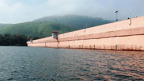 മുല്ലപ്പെരിയാറില് ജലനിരപ്പ് 138 അടി കടന്നു; സ്പില്വേ ഷട്ടറുകള് നാളെ രാവിലെ ഏഴിന് തുറക്കും