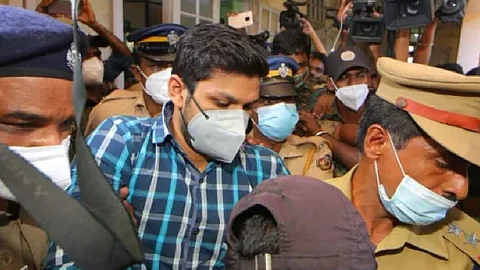 വധശിക്ഷയില് നിന്ന് ഒഴിവാക്കിയത് പ്രായം പരിഗണിച്ച്, ജീവപര്യന്തം 17 വര്ഷം തടവിന് ശേഷം; തൃപ്തരല്ലെന്ന് ഉത്രയുടെ കുടുംബം