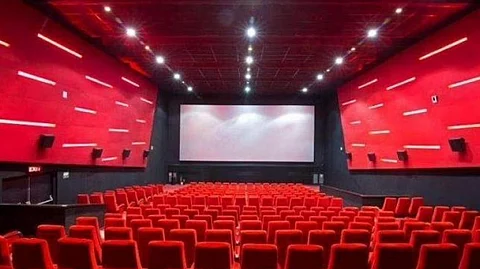 സി കാറ്റഗറി ജില്ലകളില് തിയറ്ററുകള് തുറക്കാനാകില്ലെന്ന് ഹൈക്കോടതിയില് സര്ക്കാര്