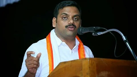 'മഴപെയ്യാന് കാത്തിരുന്ന് പ്രളയമുണ്ടാക്കരുത്'; ഇടുക്കി ഡാം തുറന്ന് ജലനിരപ്പ് ക്രമീകരിക്കണമെന്ന് ഡീന് കുര്യാക്കോസ്
