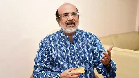 'ബിജെപി എത്ര ഉദാരമായിട്ടാണു നെഹ്റുവിന്റെ കൈത്തൈറ്റിനെ തിരുത്തുന്നത്, നാടിന്റെ പൊതുസ്വത്ത് ചുളുവിലയ്ക്ക് വില്ക്കുന്ന ഏര്പ്പാട്'