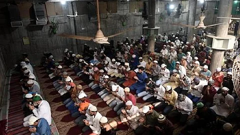 'എല്ലാ മതങ്ങളും ഒന്ന്'; മുസ്ലീങ്ങള്ക്ക് നിസ്കാരത്തിനായി ഗുരുദ്വാര തുറന്നുനല്കി സിഖ് സമൂഹം