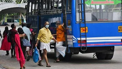 ബസുടമകളുടെ ആവശ്യം പരിഗണിക്കുമെന്ന് മന്ത്രി; ചൊവ്വാഴ്ച മുതല് നടത്താനിരുന്ന സ്വകാര്യ ബസ് സമരം പിന്വലിച്ചു