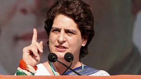 ഫോണ് ചോര്ത്തുന്നു; മക്കളുടെ ഇന്സ്റ്റഗ്രാം ഹാക്ക് ചെയ്തു; സര്ക്കാര് ഭയക്കുന്നതെന്തിനെന്ന് പ്രിയങ്ക