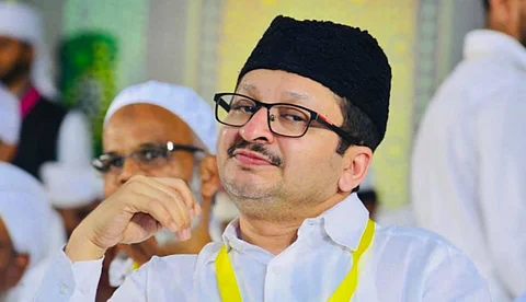 വഖഫ് ബോര്ഡിനെ നന്നാക്കാനിറങ്ങിയ സര്ക്കാര് കടംവാങ്ങിയ 56 ലക്ഷം ഇനിയും തിരിച്ചടച്ചിട്ടില്ല, വിമര്ശനവുമായി റഷീദലി തങ്ങള്